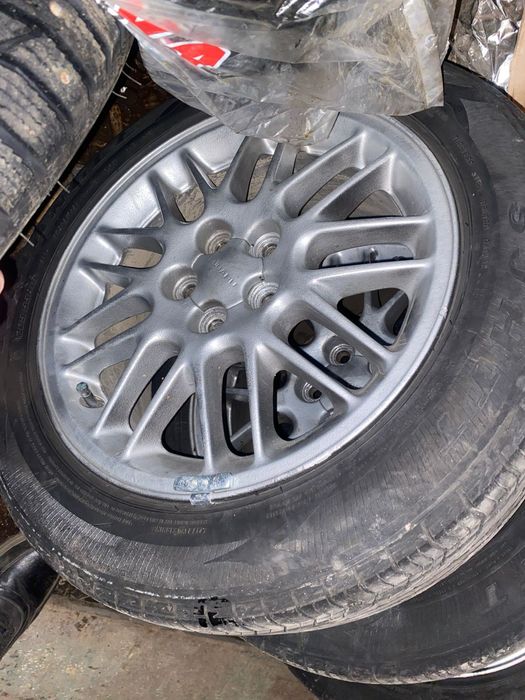 Продам комплект резины