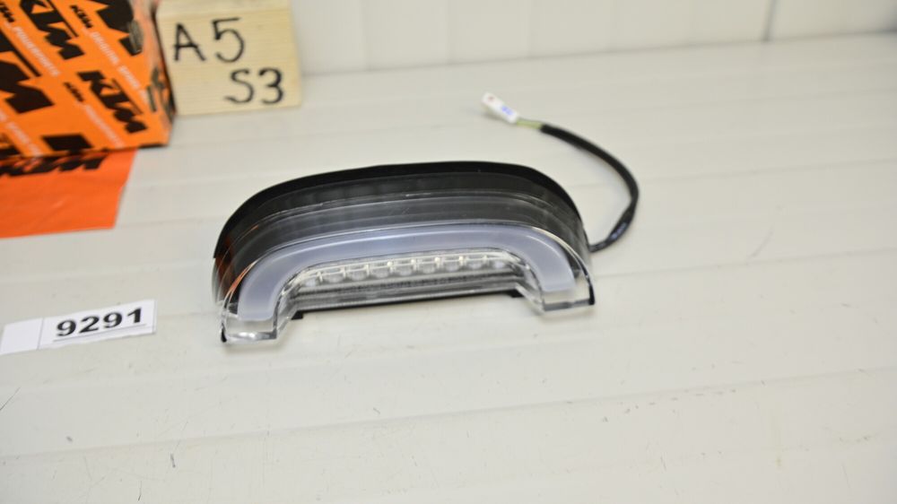 Husqvarna Vitpilen Svartpilen 701 2018 2022 Lumina stop frana spate