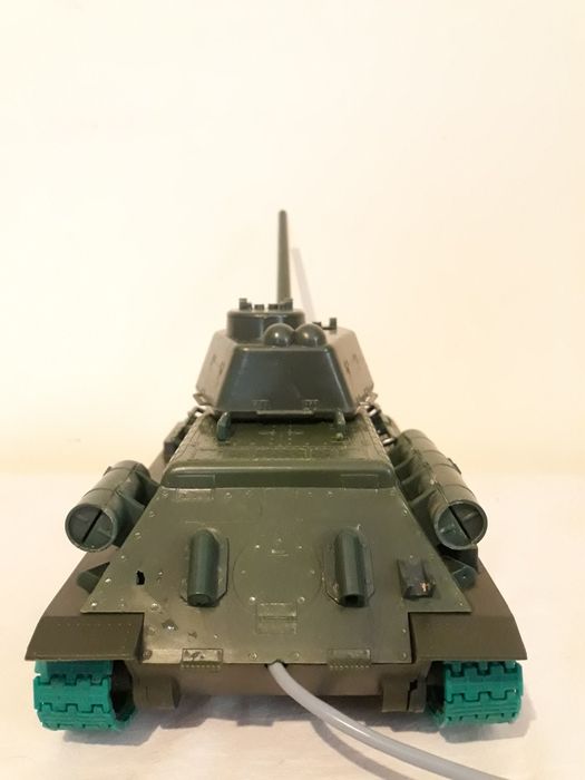 Tanc, Jucarie veche românească  / comunista