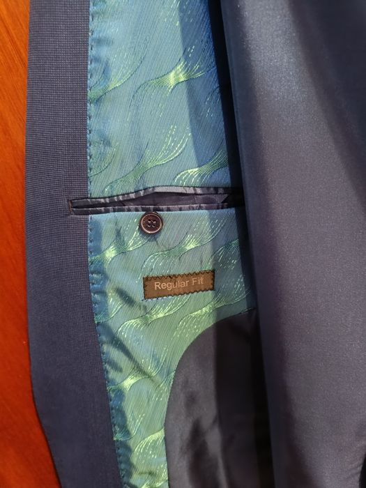 Официален костюм