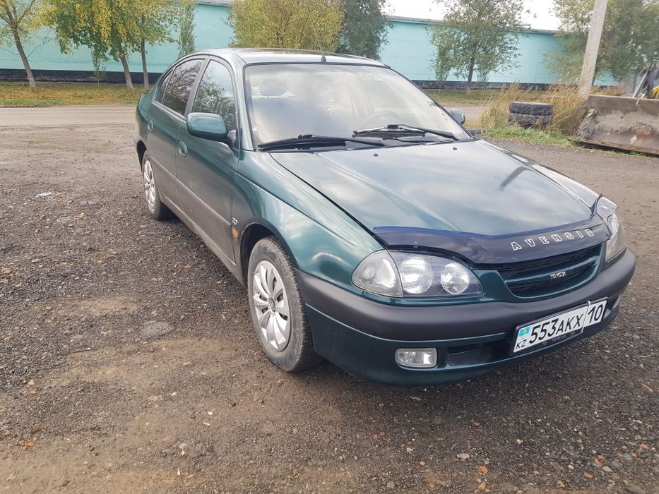 Toyota Avensis, 1999