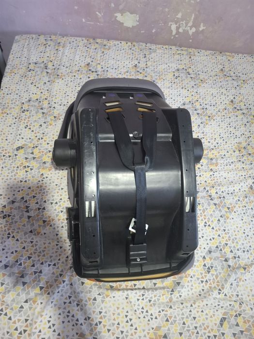 Автомобильное кресло