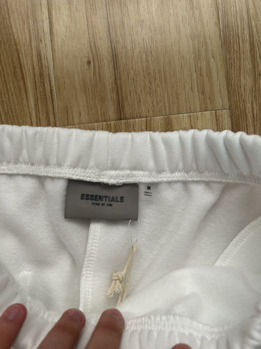 Pantaloni essentials