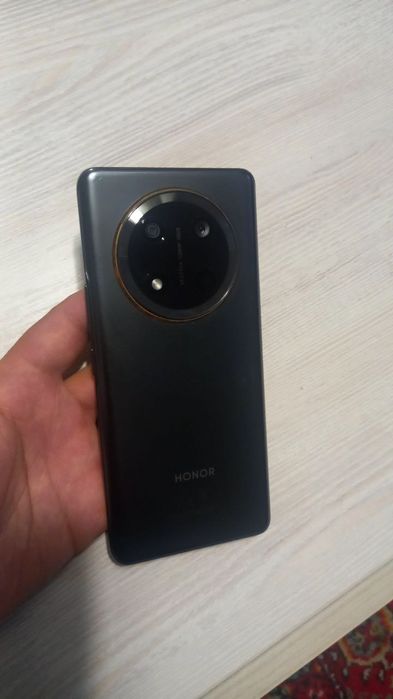Xonor X9c model telefoni sotiladi suvga chidamli xolati yaxshi