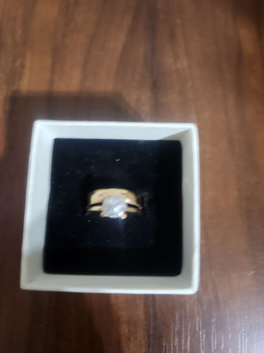 Продаётся золотое кольцо!