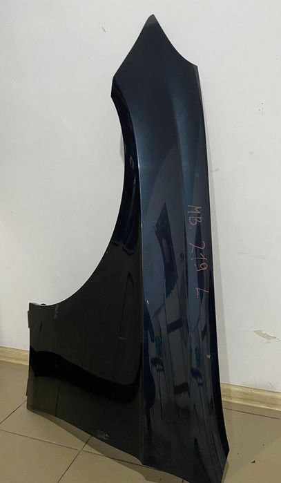 Переднее крыло левое Mersedes w219