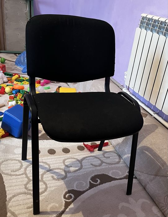 Стол кухонный. Стулья кухонные