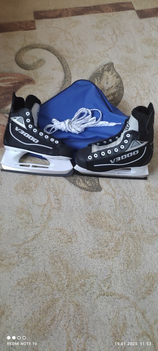 Продам почти новые коньки.