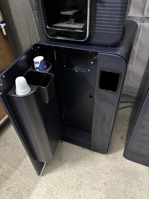 Aparat tonomat cafea pe capsule