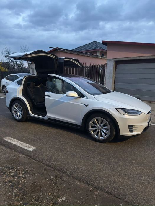 Tesla Model X Tesla model X , tva deductibil