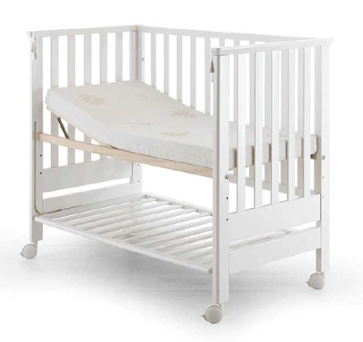 Vand patut cosleeping atasabil Anne Bebe Contact Azzurra lemn fag Italia, saltea inclusa, set protectie 4 piese bumbac si set lenjerie bumbac 3 piese