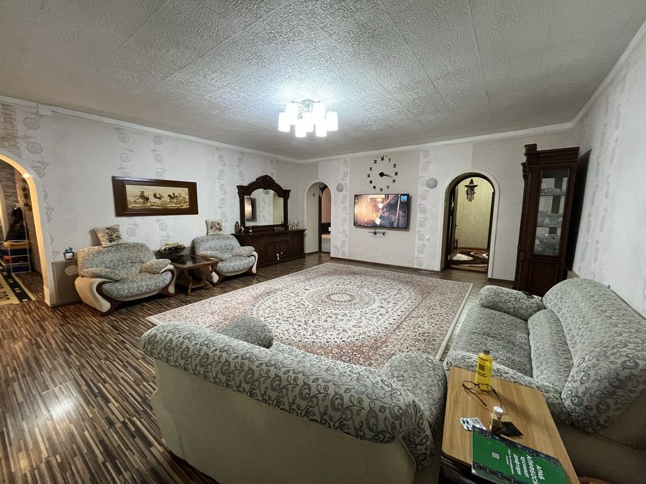 Ваида ховли уй сотилади