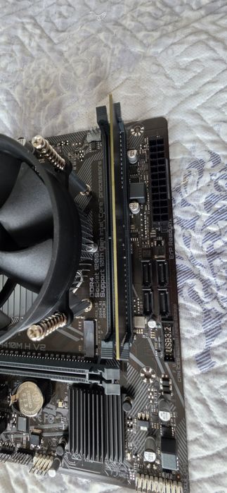 Продам материнскую плату