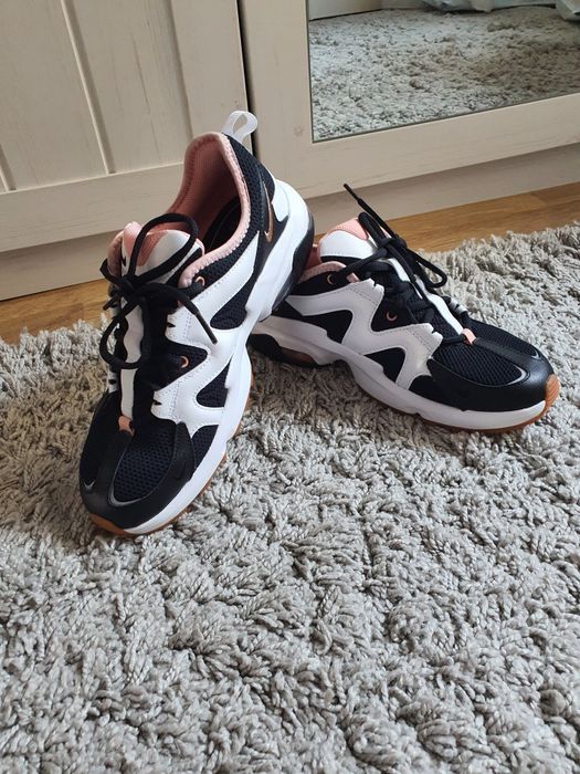 Adidasi Nike Air Max Graviton 40,5 interior 26cm