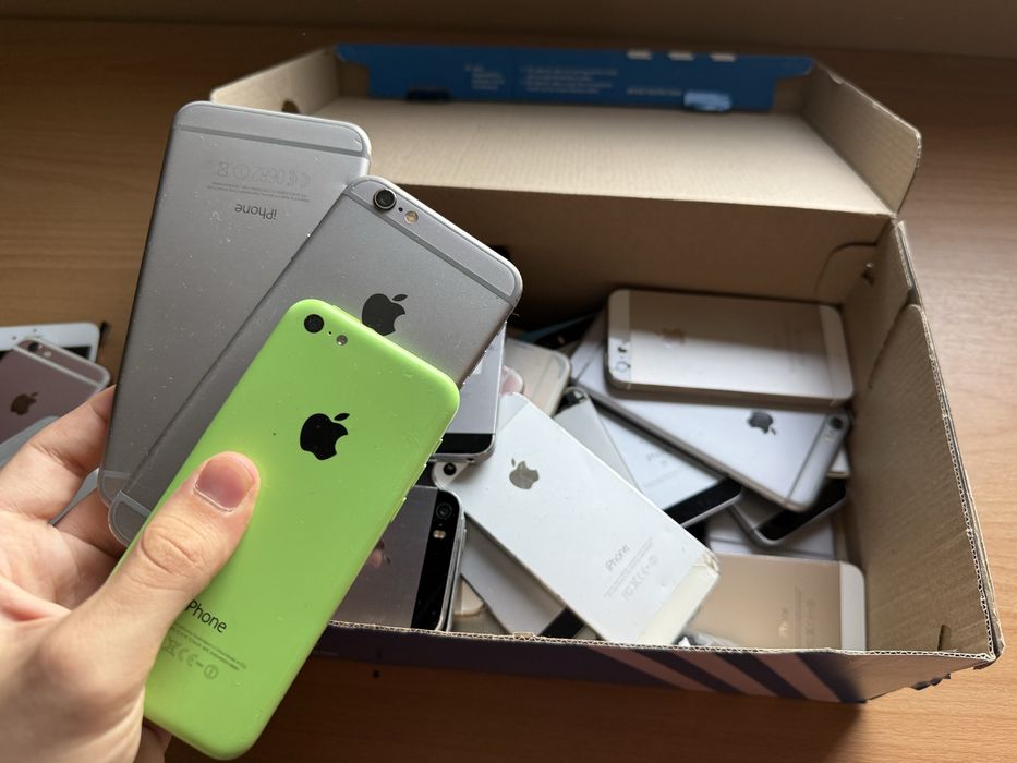 Всякакви iPhone за части