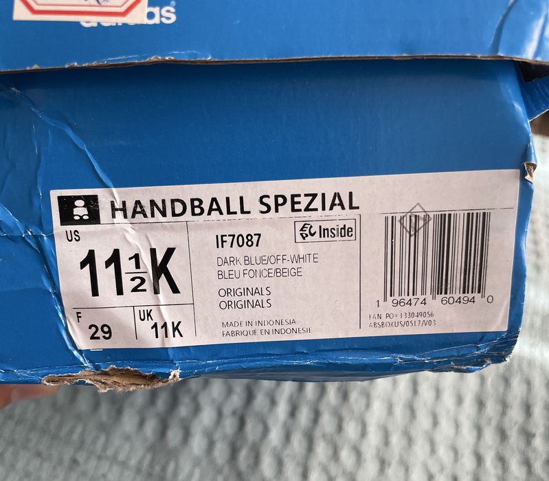 продам детские кроссовки адидас