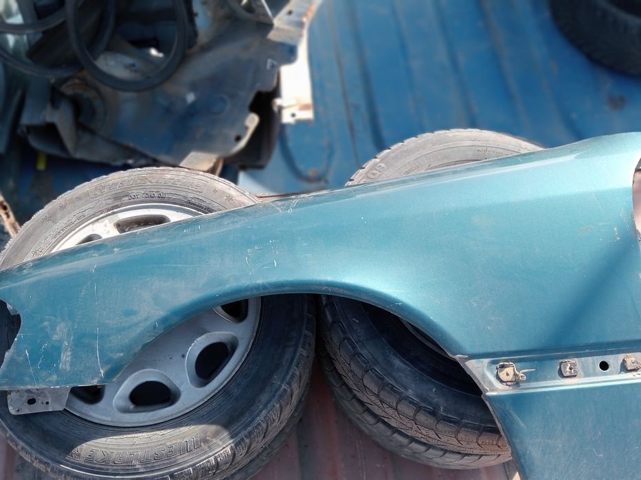 Правое Крыло Мерседес W202