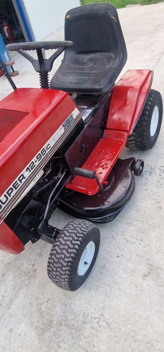 Tractoras de taiat iarba MTD 12-96 IC - 12 cai evacuare laterala