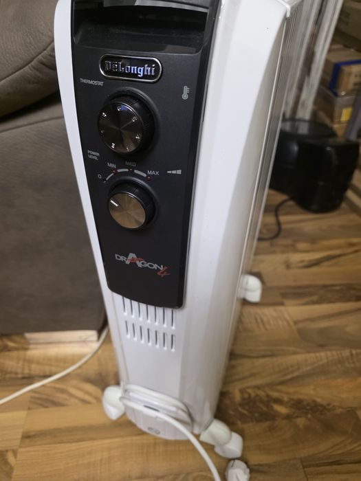 Radiator.Calorifer pe ulei DeLonghi, TRD4 0820, 2000W, Alb