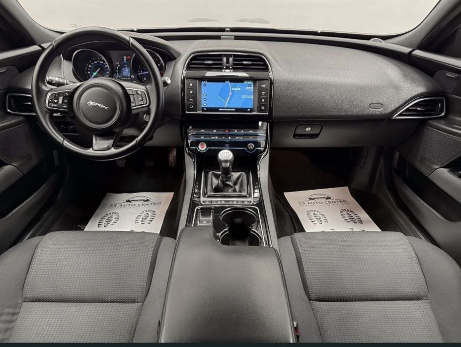 Vand/Schimb Jaguar XE primul propietar