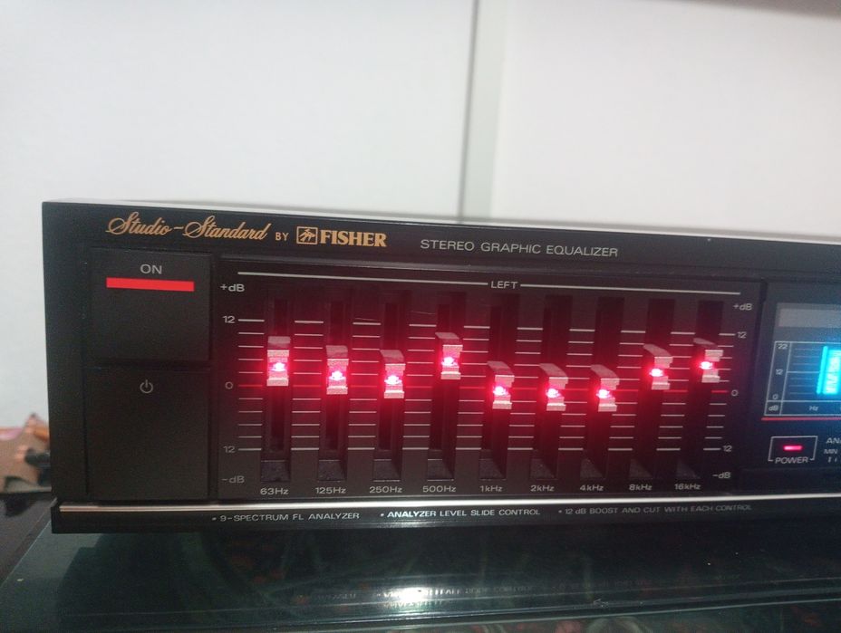 Egalizator Fisher 875R