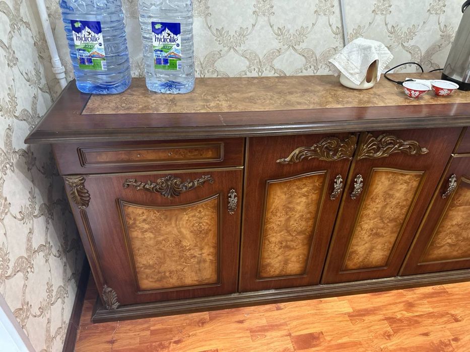 Камод( вместительный шкаф)