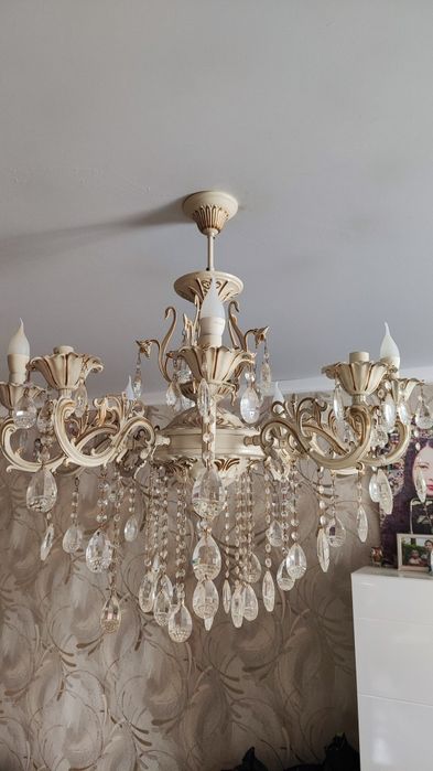 Классическая люстра