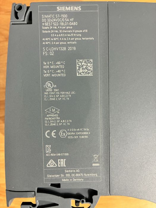 Siemens S7-1500 cu 2 module IO modul DQ 32×24V și DI 32× 24V+CM PtP RS232