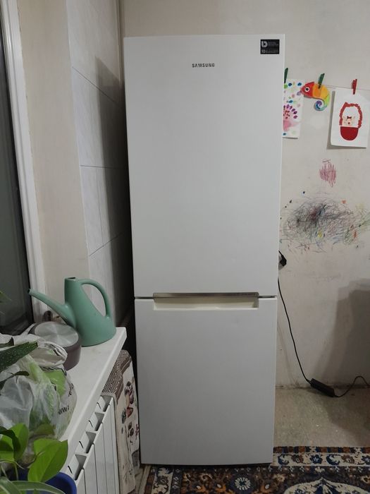 Холодильник Samsung