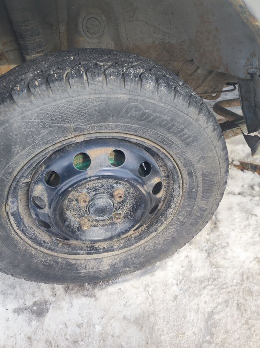 Пара зимних в хорошем состоянии