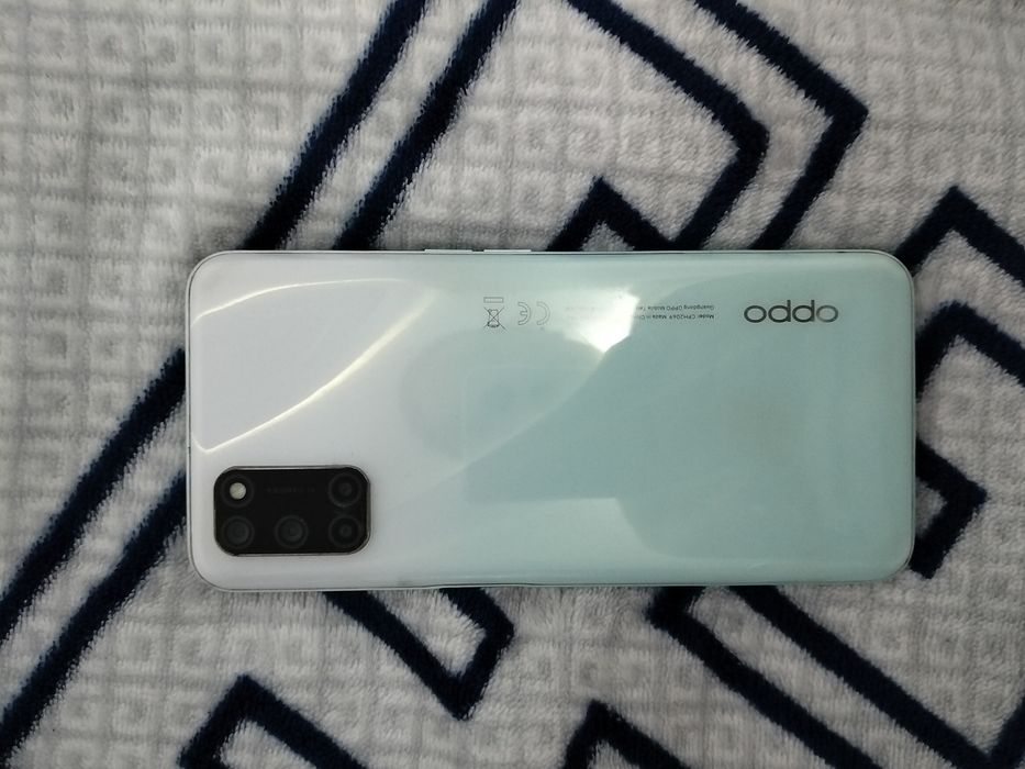 Продам телефон OPPO A52