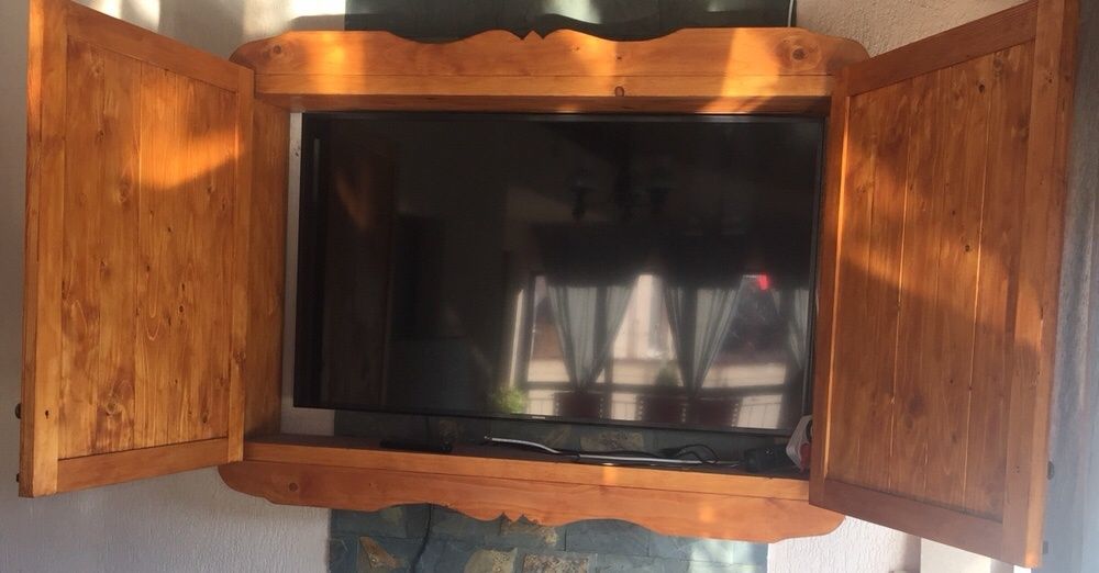 Masca televizor lemn