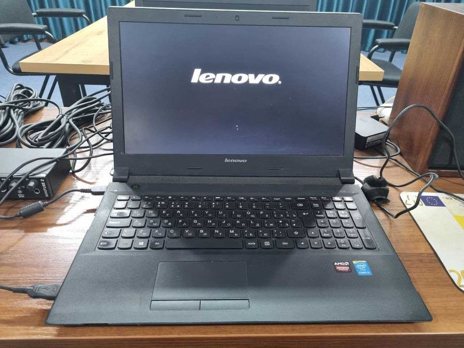 Notebook Lenovo (Intel Core i3)