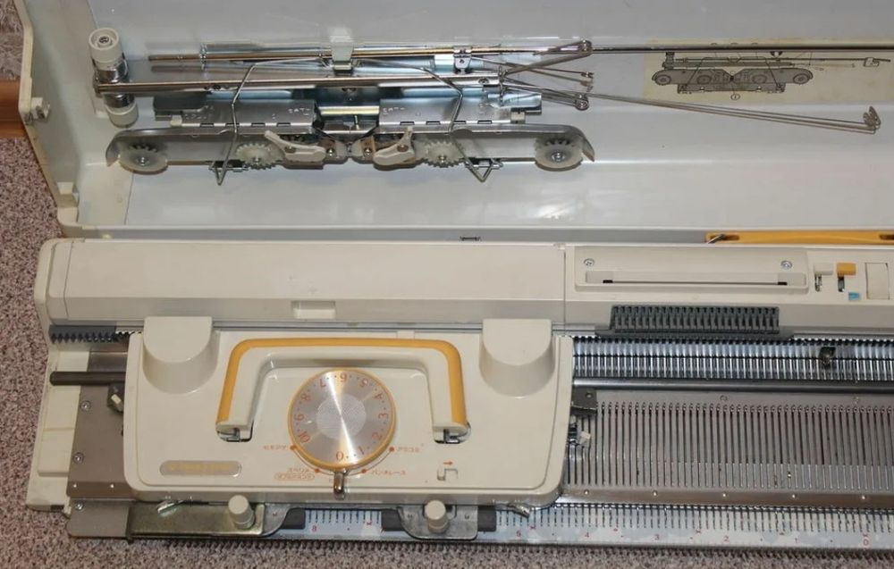 Вязальная машина Silver Reed SК360