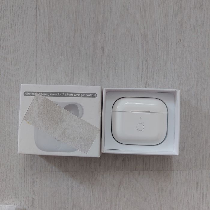 Безжичен калъф за зареждане за AirPods 3то поколение