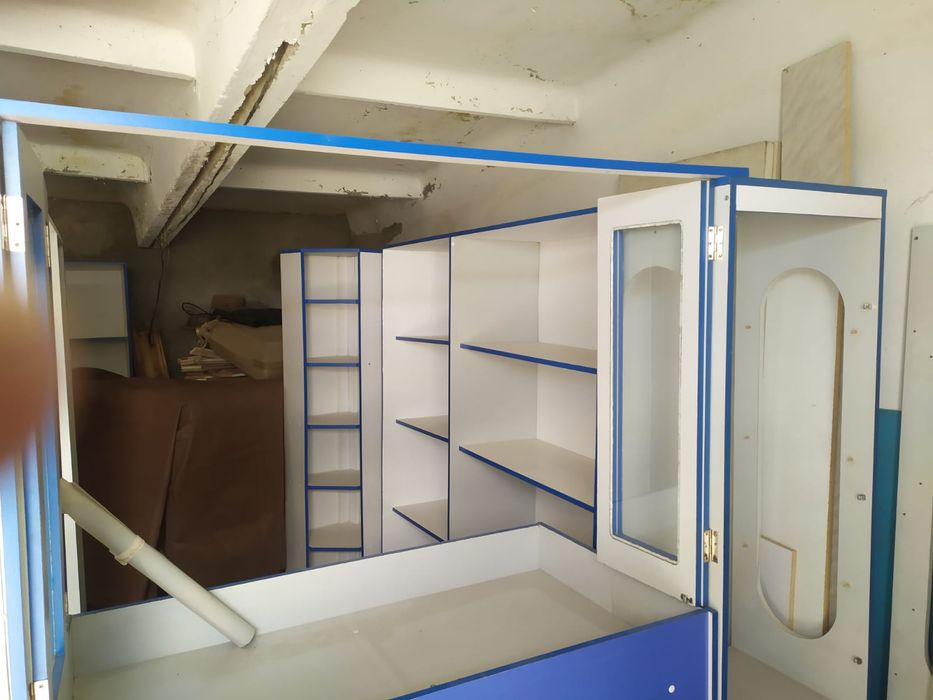 Продам торговое оборудование.