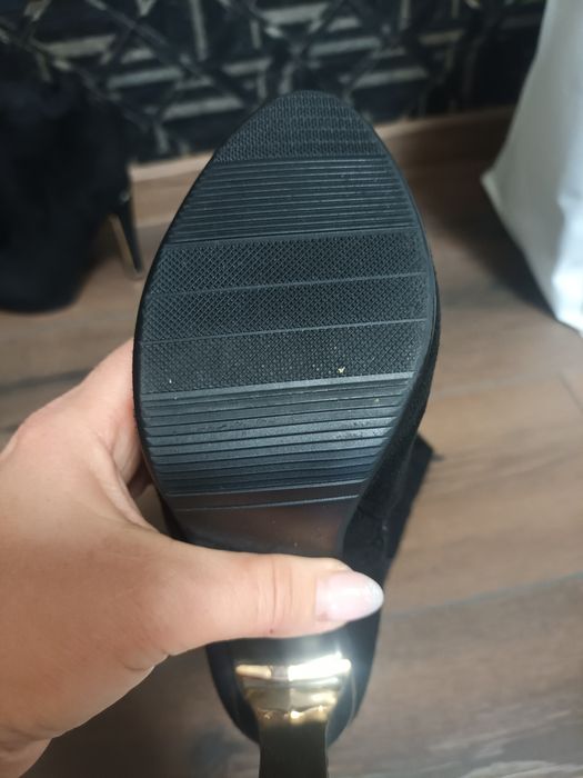 Велурени черни  ботуши