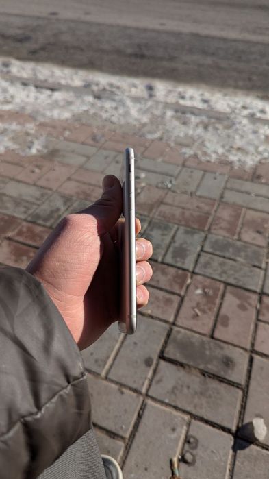 Iphone se 2022 64 гб 75 емкость