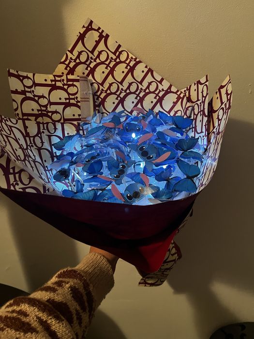 Buchet handmade cu lumini LED – Stitch