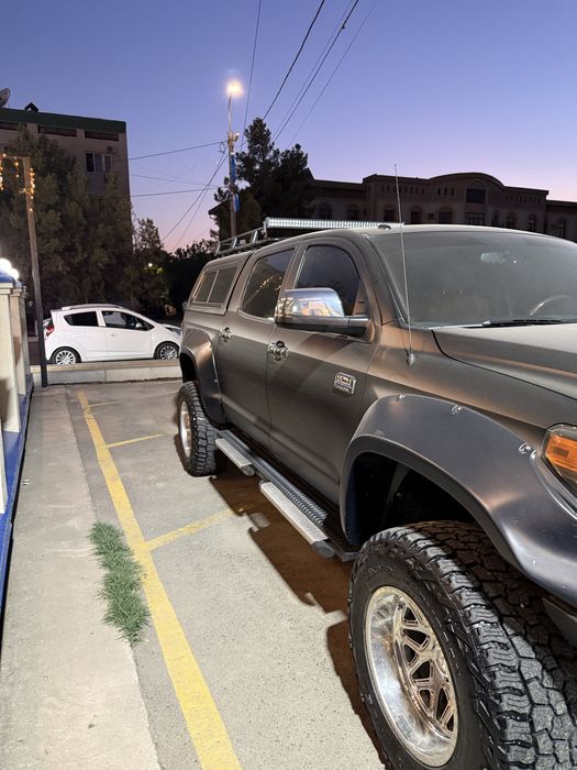 Toyota Tundra lifting 5.7 picap