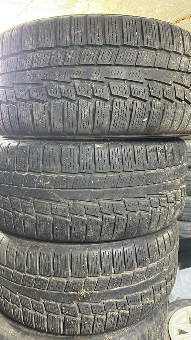 R18 245/40 Комплект всесезонной резины