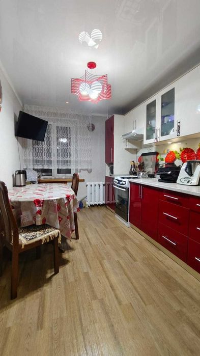 Продам 4 комнатную в Центре!
