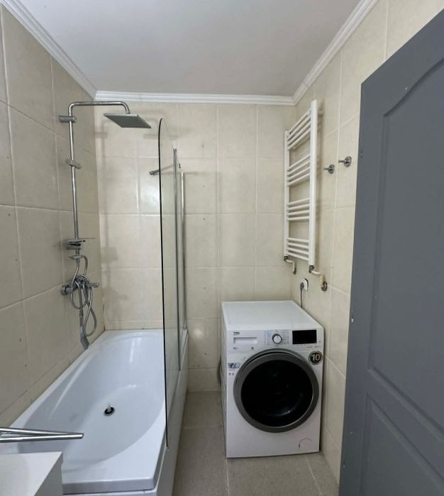 Închiriez apartament cu 2 camere in  zona semicentrală
