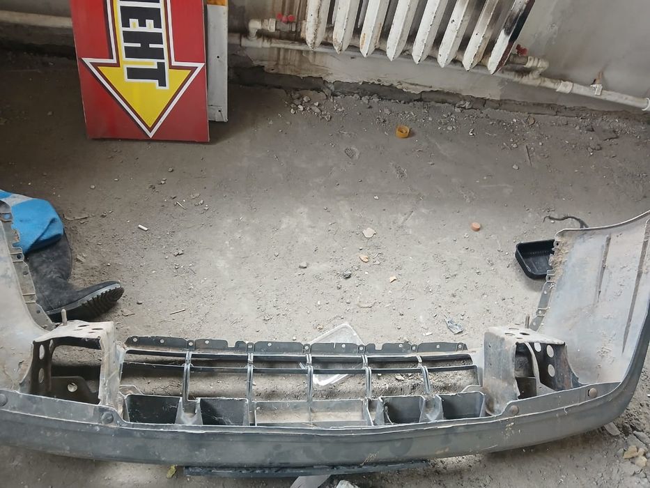 Продается запчасти на Мазду 626