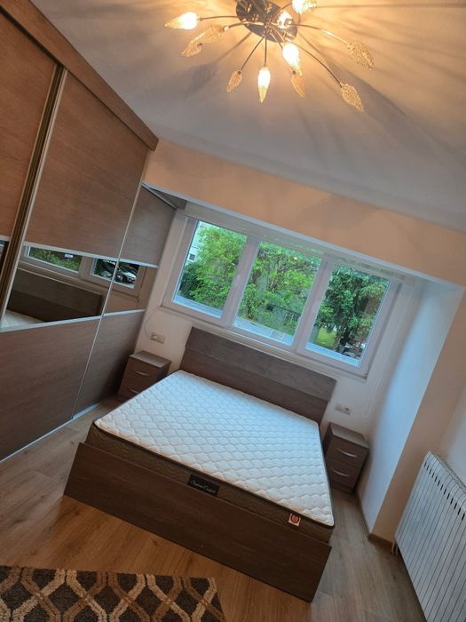 Dau în chirie apartament