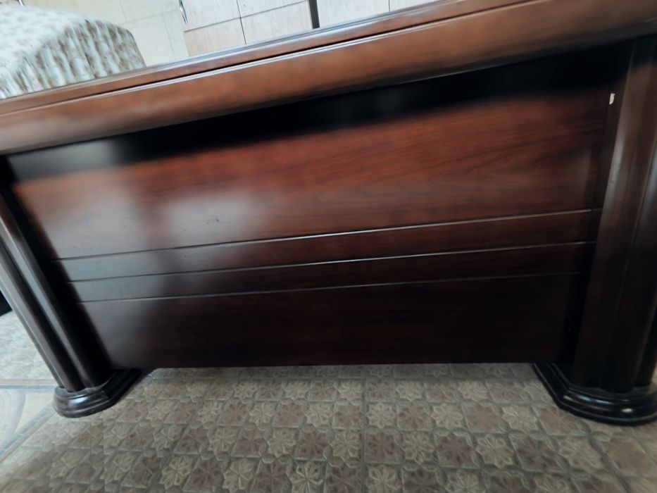 Oʻfis stoli, Xittoy, yaxshi holatda, komplekt yana bitta stoʻl, tumba