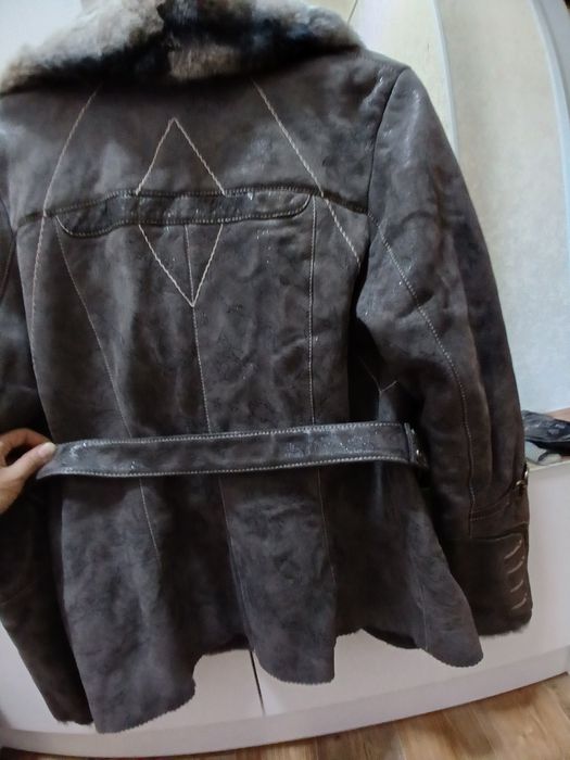 Продам женскую дубленку