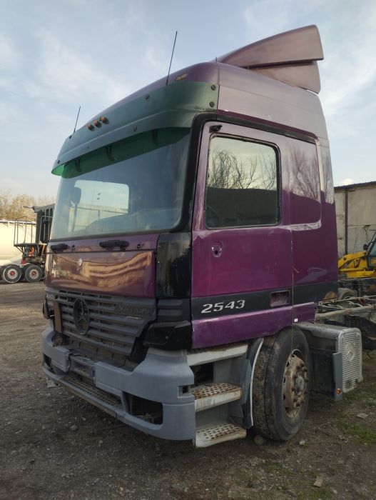 Продам кабину актрос мп1