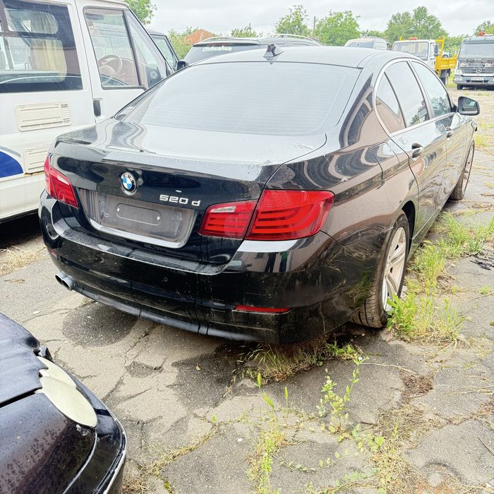 Продавам бмв ф10 520D на части