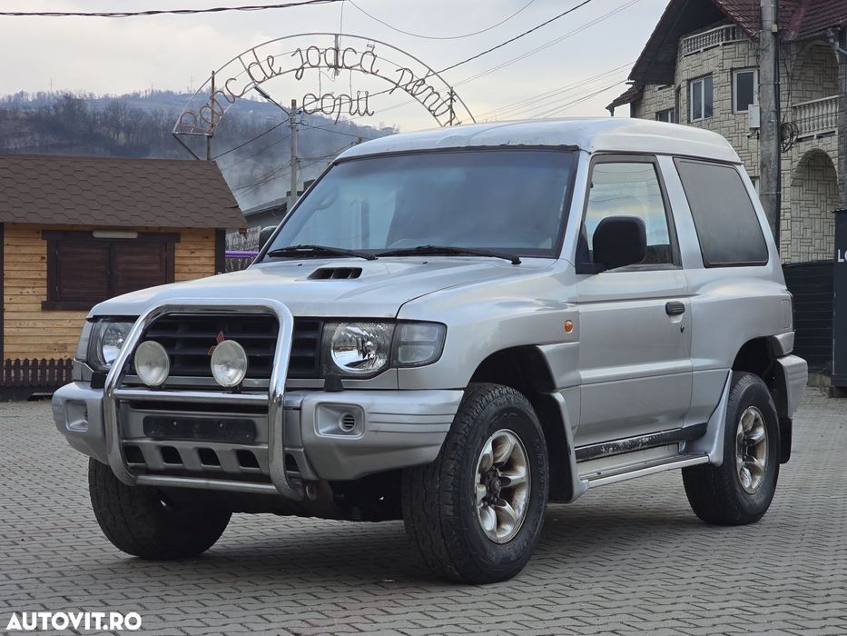 Mitsubishi Pajero 2.8 diesel 133 cp autoutilitară